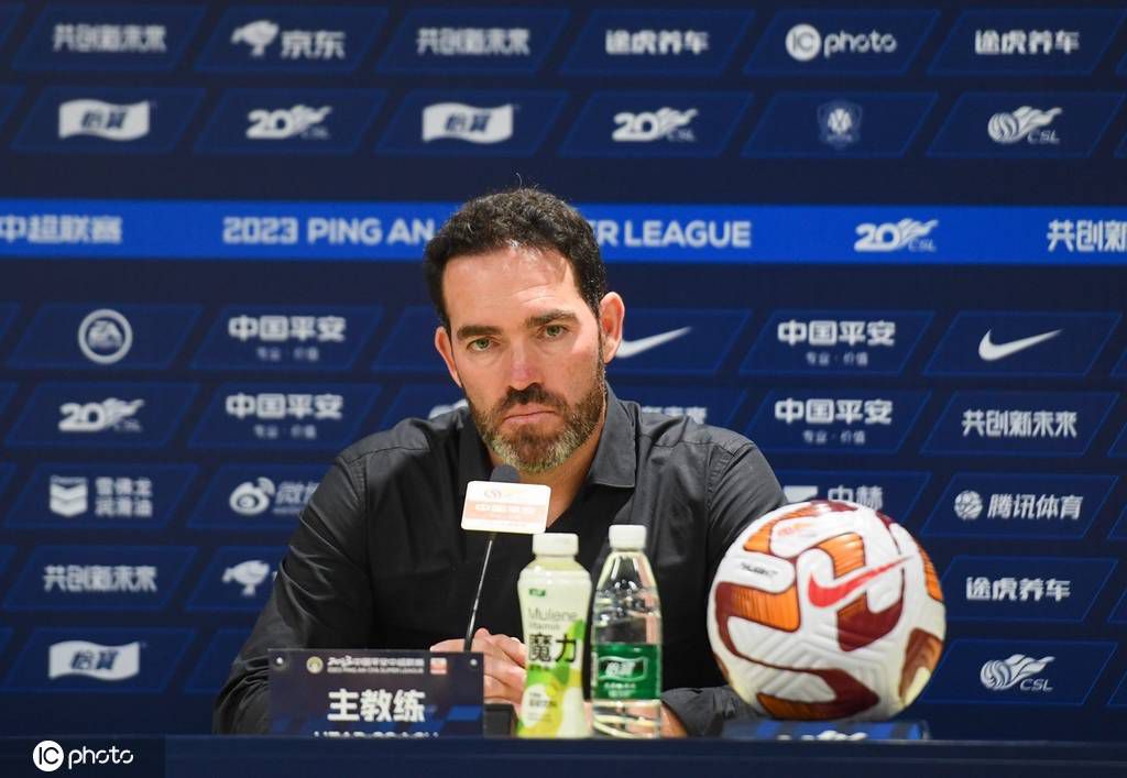 2：在第一个转会窗口中，各中超俱乐部可注册的外籍球员数量不得超过6名;各中甲俱乐部可注册的外籍球员数量不得超过3名3：在第一和第二个转会窗口中，各中超俱乐部可注册的外籍球员数量累计不得超过7名;各中甲俱乐部可注册的外籍球员数量累计不得超过4名。